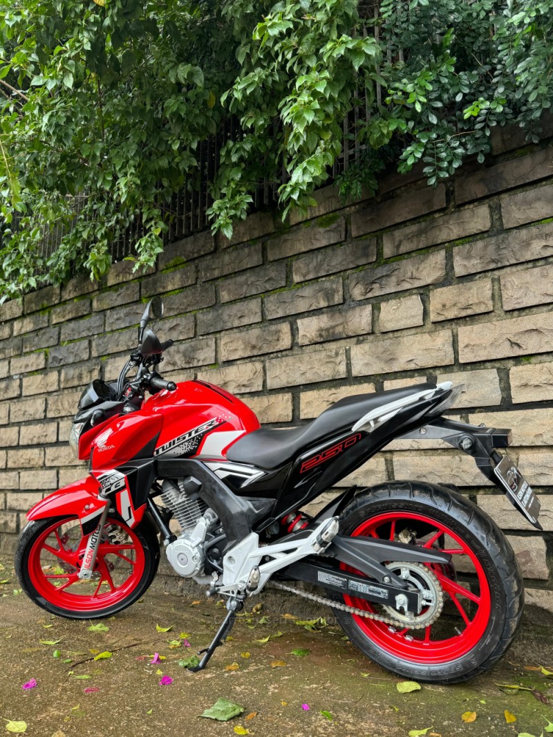 CB 250F TWISTER  - 2021 - LAJEADO