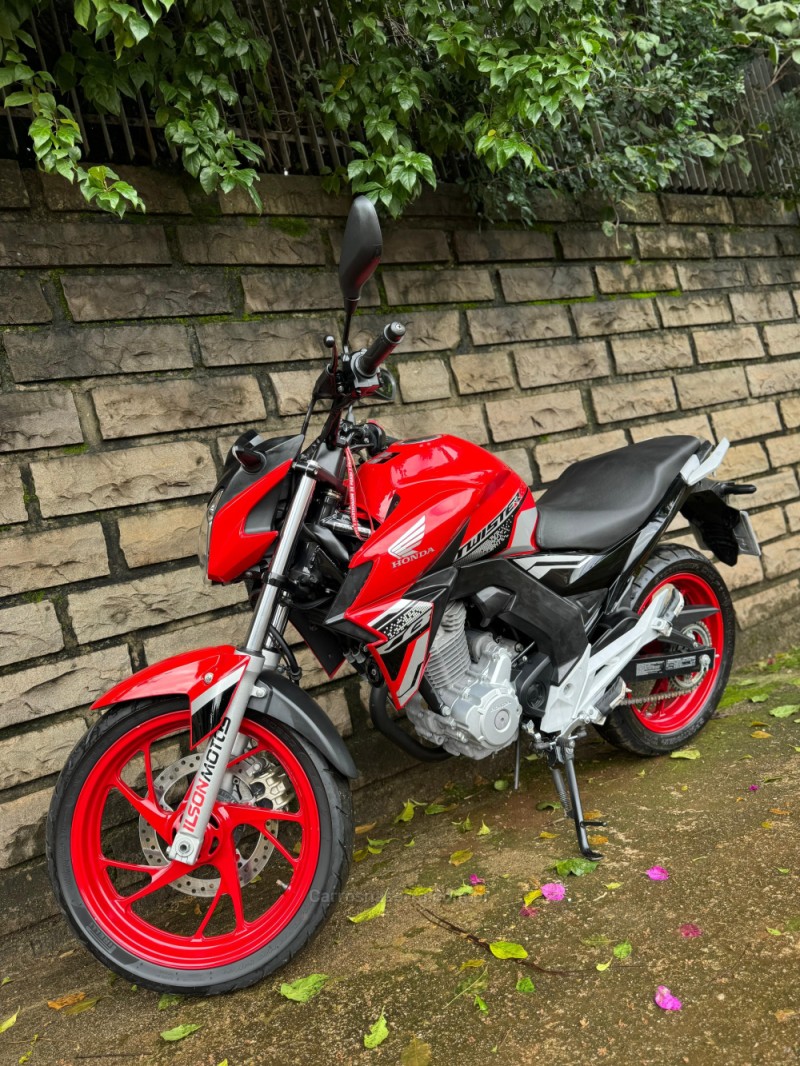 CB 250F TWISTER  - 2021 - LAJEADO