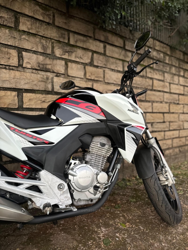 CB 250F TWISTER  - 2019 - LAJEADO