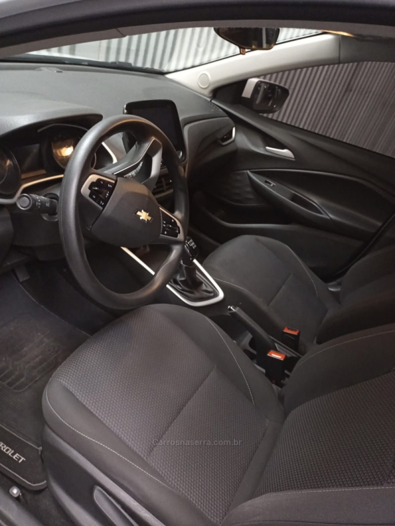 ONIX 1.0 SEDAN PLUS LT 12V FLEX 4P MANUAL - 2023 - BENTO GONçALVES