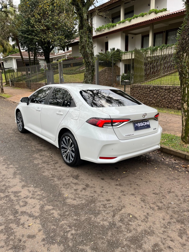 COROLLA 2.0 ALTIS PREMIUM 16V FLEX 4P AUTOMÁTICO - 2022 - ERECHIM