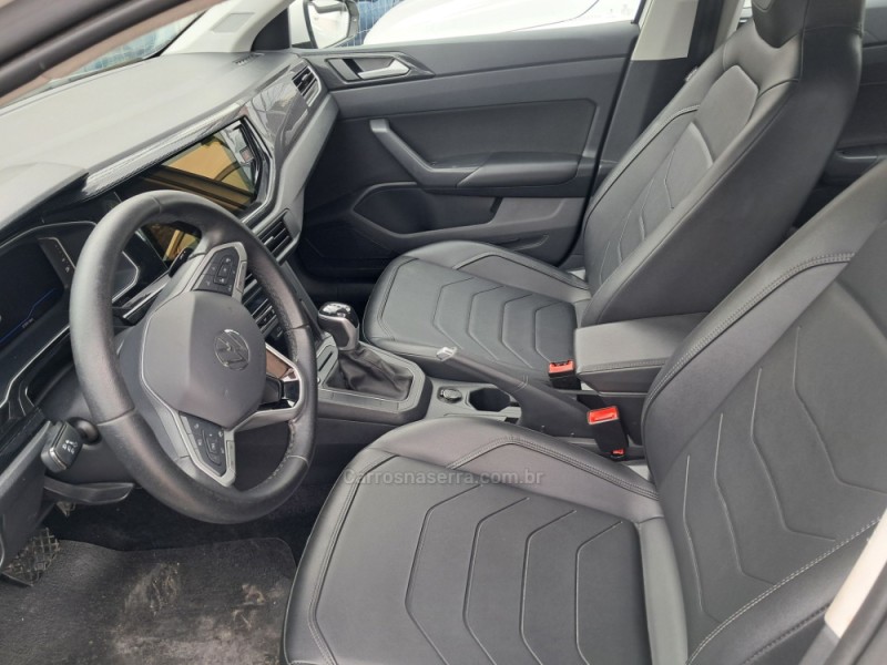 POLO 1.0	200 TSI HIGHLINE AUTOMÁTICO  - 2024 - CAXIAS DO SUL
