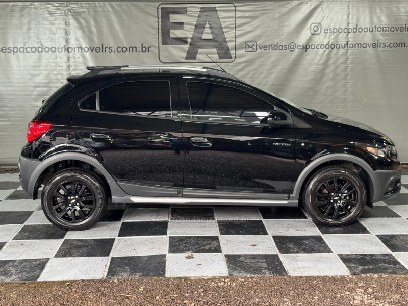 ONIX 1.4 MPFI ACTIV 8V FLEX 4P MANUAL - 2017 - NOVA PRATA