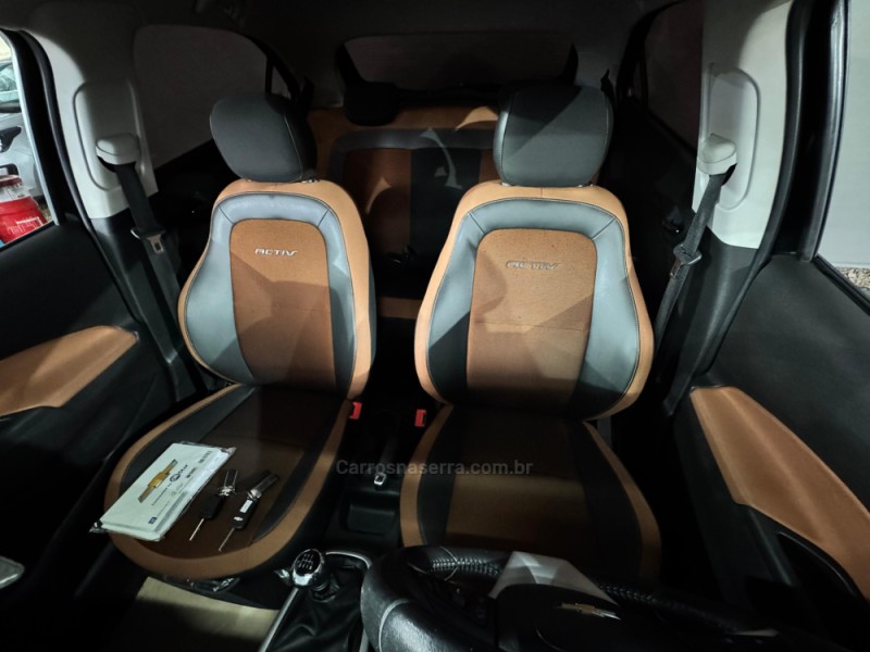 ONIX 1.4 MPFI ACTIV 8V FLEX 4P MANUAL - 2017 - NOVA PRATA