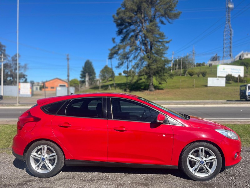 focus 2.0 se hatch 16v flex 4p auto 2015 farroupilha