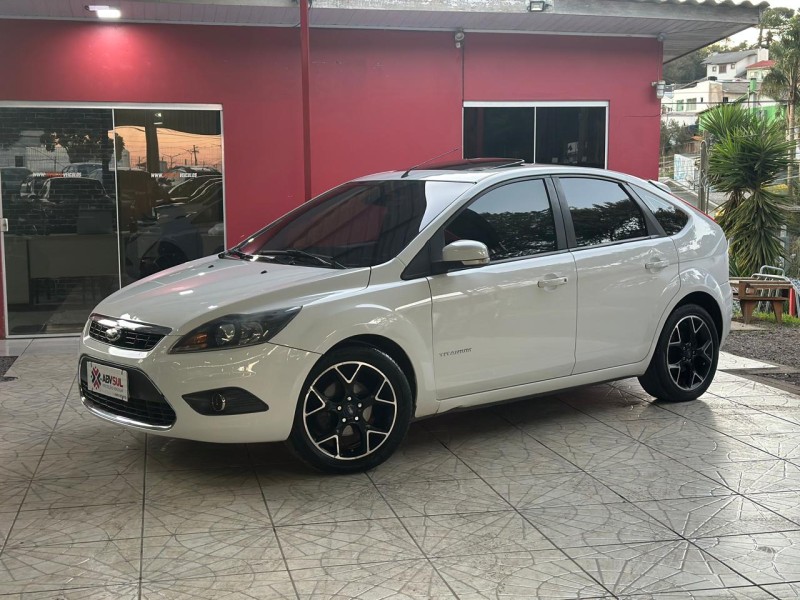 focus 2.0 titanium hatch 16v flex 4p manual 2012 caxias do sul