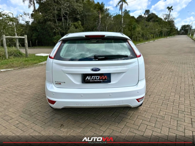 FOCUS 1.6 SE 8V FLEX 4P MANUAL - 2012 - SAPIRANGA