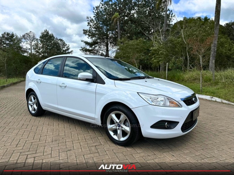 FOCUS 1.6 SE 8V FLEX 4P MANUAL - 2012 - SAPIRANGA