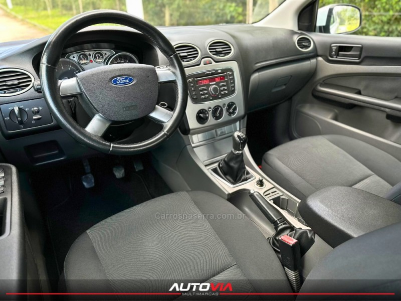 FOCUS 1.6 SE 8V FLEX 4P MANUAL - 2012 - SAPIRANGA