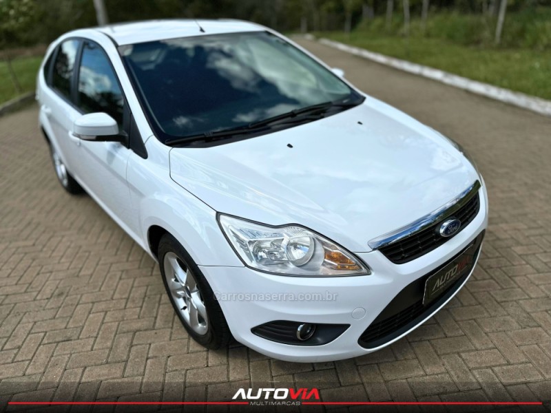 FOCUS 1.6 SE 8V FLEX 4P MANUAL - 2012 - SAPIRANGA