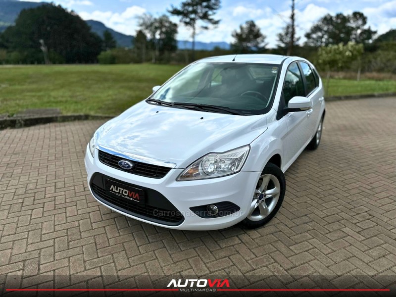 FOCUS 1.6 SE 8V FLEX 4P MANUAL - 2012 - SAPIRANGA