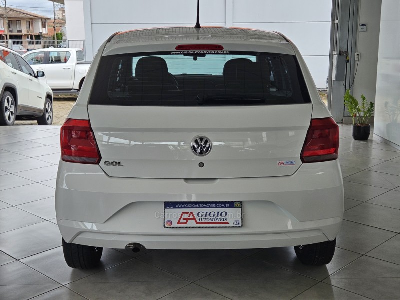 GOL 1.0 12V MPI TOTALFLEX 4P MANUAL - 2023 - TAPEJARA
