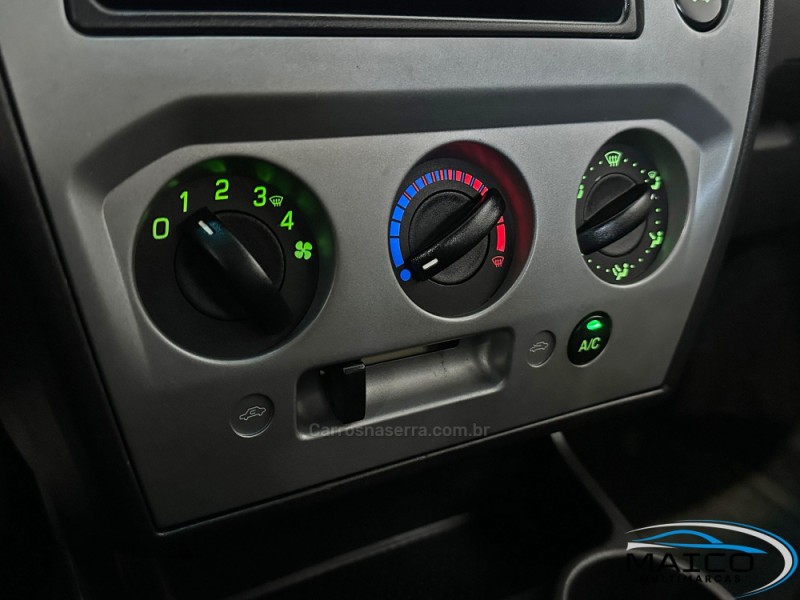 FIESTA 1.6 ROCAM SE SEDAN 8V FLEX 4P MANUAL - 2013 - NOVO HAMBURGO