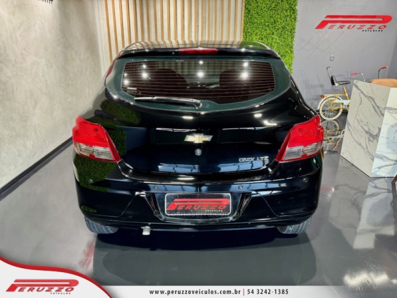 ONIX 1.4 MPFI LTZ 8V FLEX 4P MANUAL - 2016 - NOVA PRATA