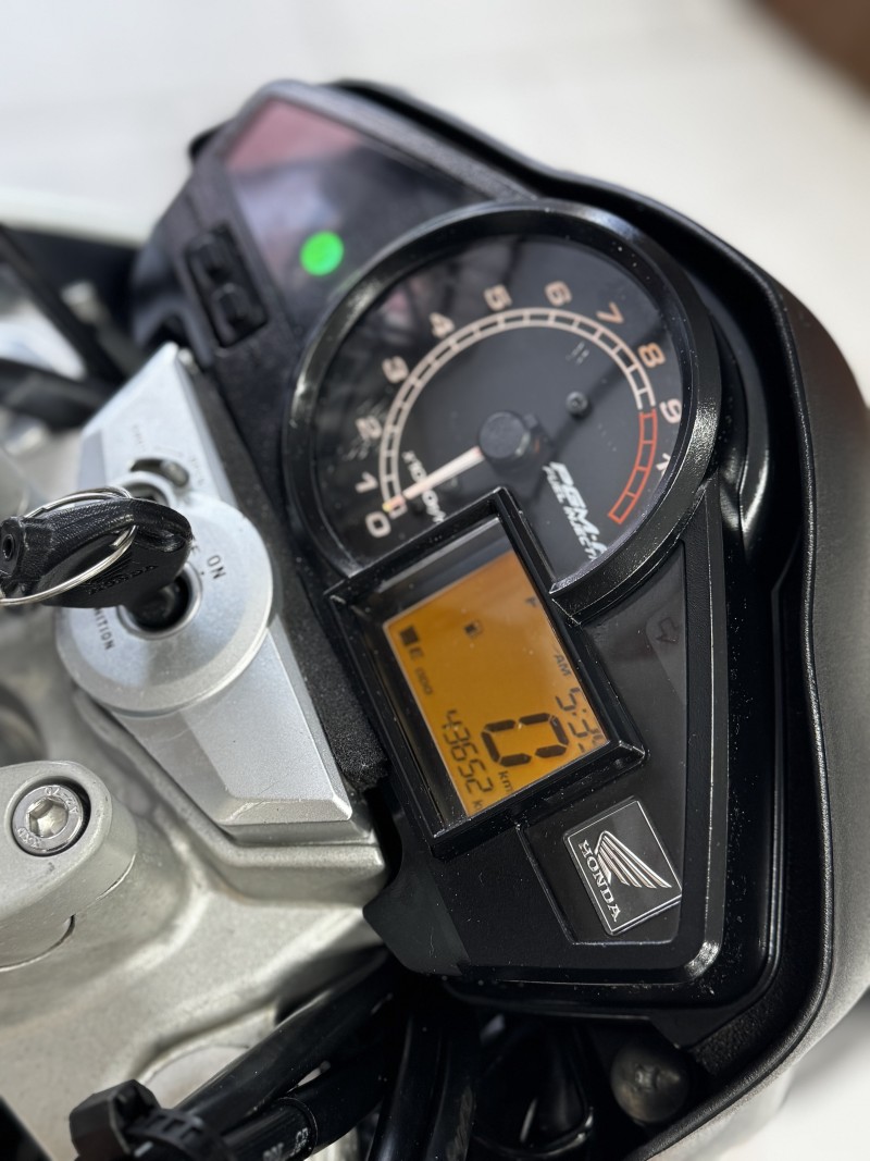 CB 300R ABS - 2014 - CAXIAS DO SUL