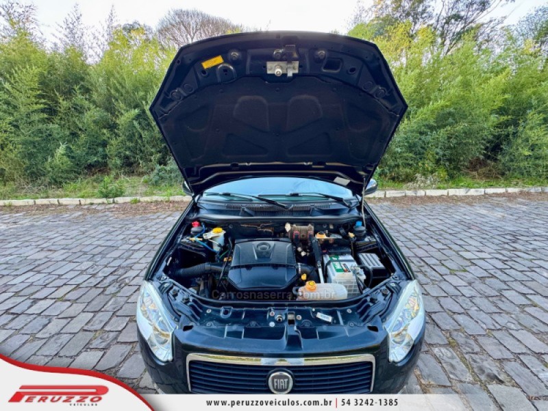PALIO 1.6 MPI ESSENCE 16V FLEX 4P MANUAL - 2011 - NOVA PRATA