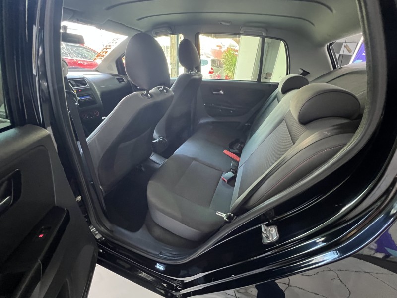 FOX 1.6 MI PRIME 8V FLEX 4P MANUAL - 2011 - PORTãO