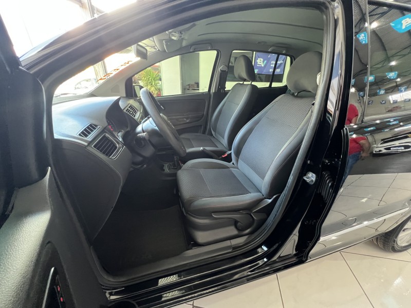 FOX 1.6 MI PRIME 8V FLEX 4P MANUAL - 2011 - PORTãO
