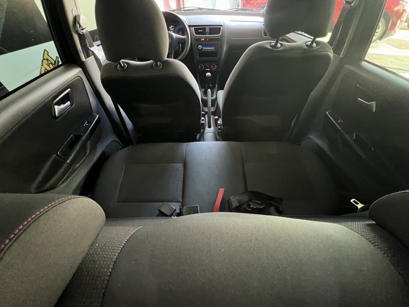 FOX 1.6 MI PRIME 8V FLEX 4P MANUAL - 2011 - PORTãO