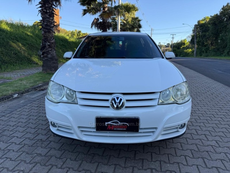 GOLF 1.6 MI 8V FLEX 4P MANUAL - 2010 - IVOTI