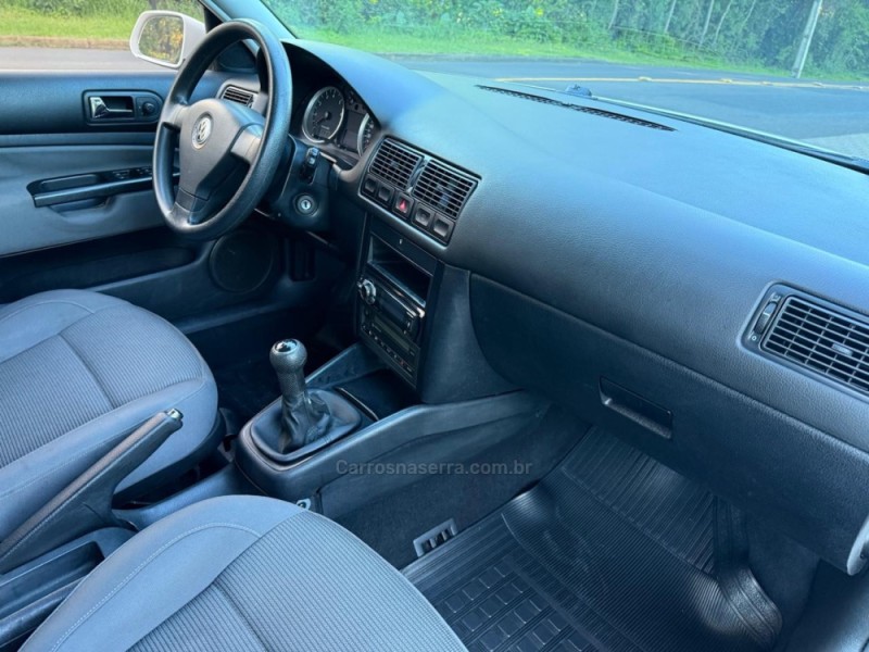 GOLF 1.6 MI 8V FLEX 4P MANUAL - 2010 - IVOTI