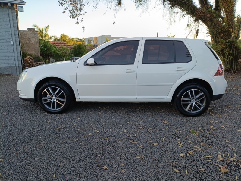 GOLF 1.6 MI 8V FLEX 4P MANUAL - 2010 - IVOTI