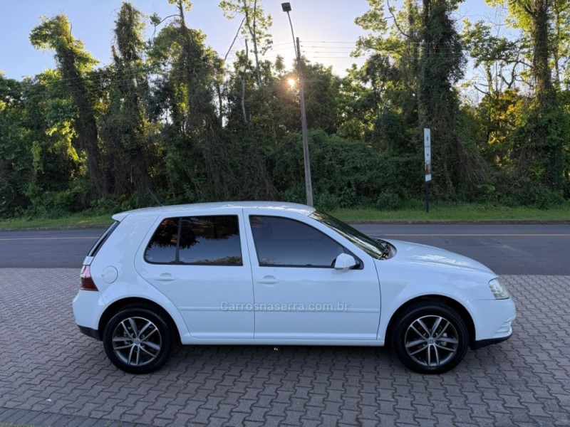 GOLF 1.6 MI 8V FLEX 4P MANUAL - 2010 - IVOTI