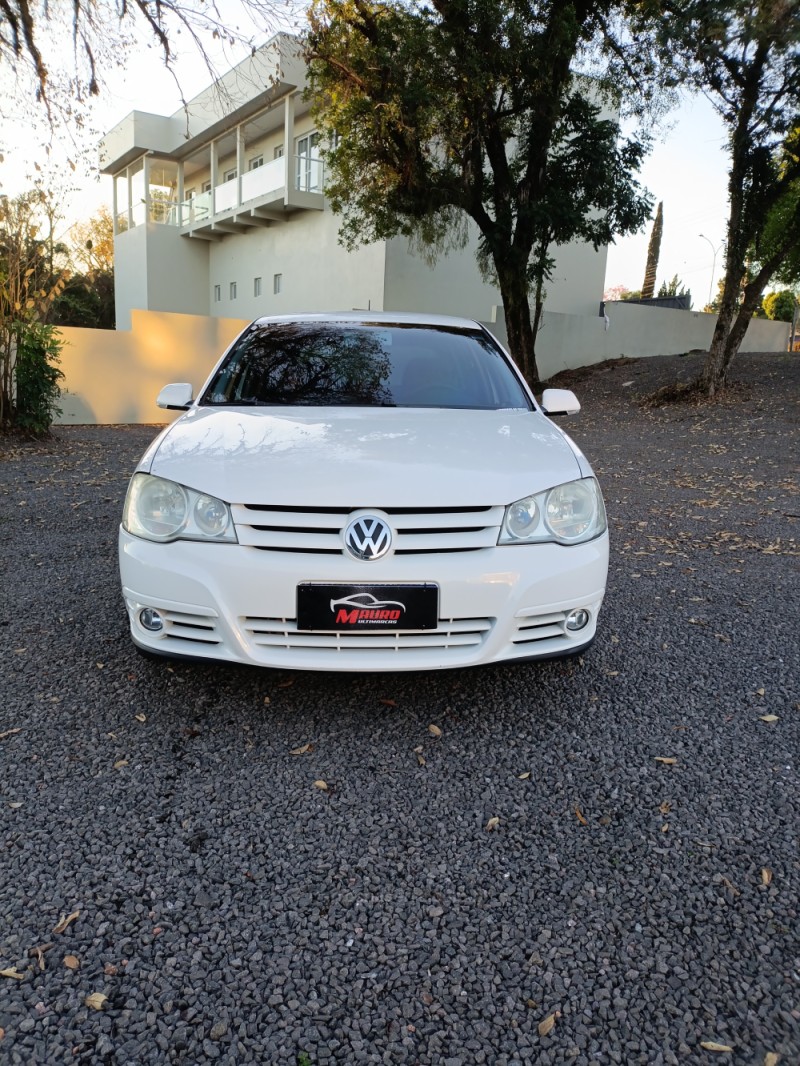 GOLF 1.6 MI 8V FLEX 4P MANUAL - 2010 - IVOTI