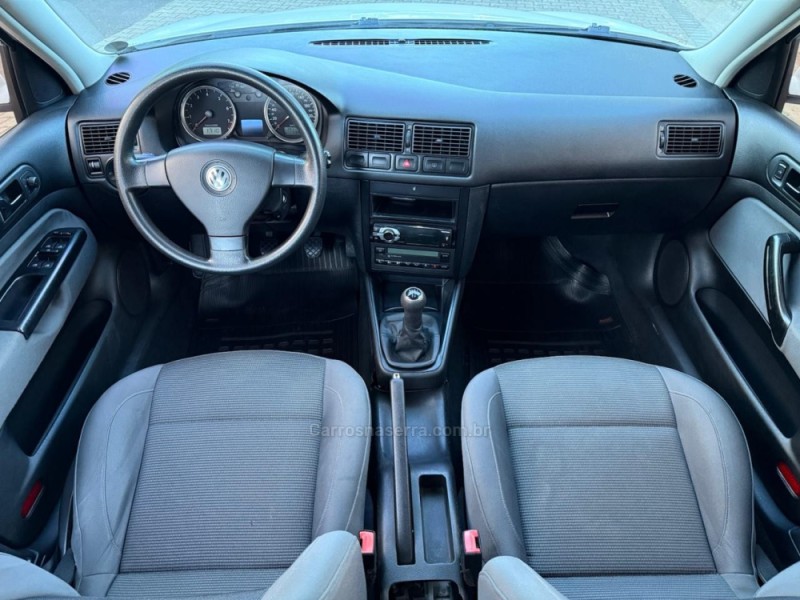 GOLF 1.6 MI 8V FLEX 4P MANUAL - 2010 - IVOTI