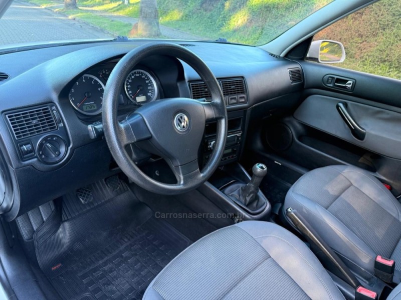 GOLF 1.6 MI 8V FLEX 4P MANUAL - 2010 - IVOTI