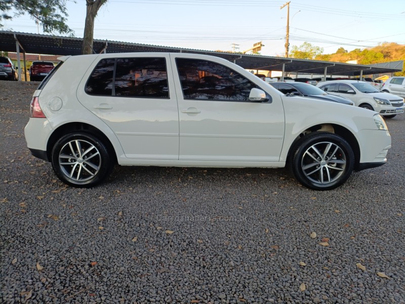 GOLF 1.6 MI 8V FLEX 4P MANUAL - 2010 - IVOTI