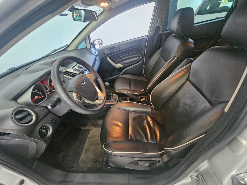 FIESTA 1.6 SE HATCH 16V FLEX 4P MANUAL - 2012 - CAXIAS DO SUL