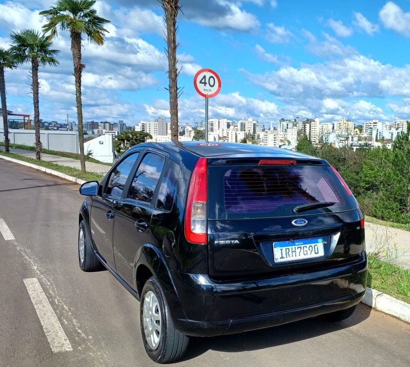 FIESTA 1.6 ROCAM 8V FLEX 4P MANUAL - 2011 - VERANóPOLIS