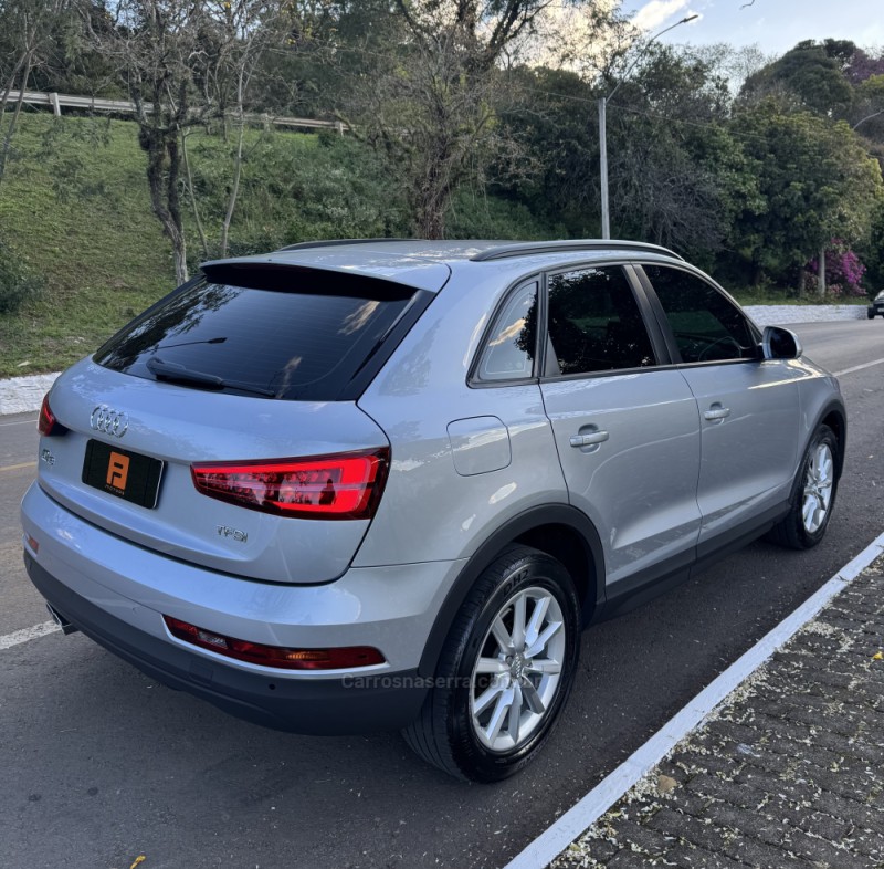 Q3 1.4 TFSI S TRONIC 16V GASOLINA 4P AUTOMATICO - 2017 - NOVA ARAçá