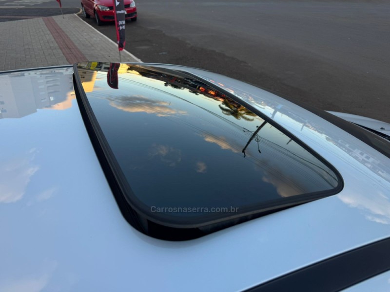 FOCUS 2.0 TITANIUM PLUS 16V FLEX 4P AUTOMÁTICO - 2016 - TAPEJARA