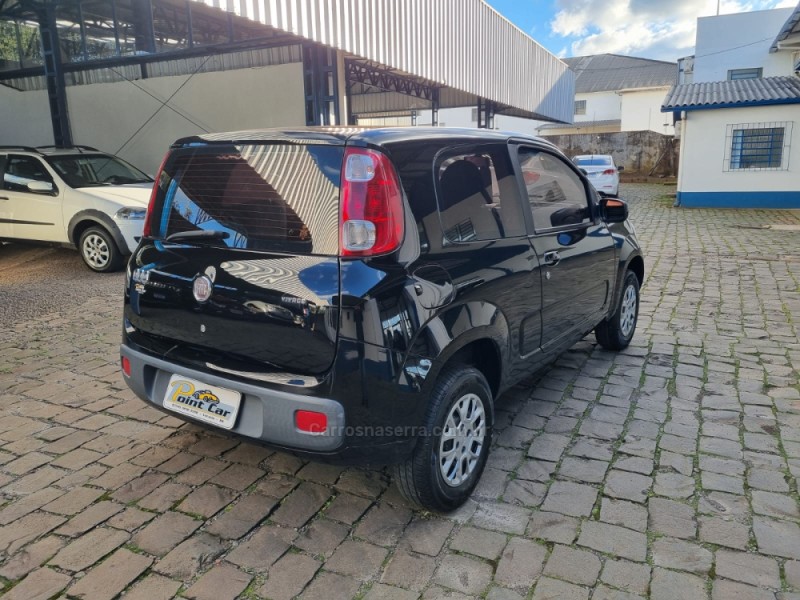 UNO 1.0 EVO VIVACE 8V FLEX 2P MANUAL - 2012 - VACARIA