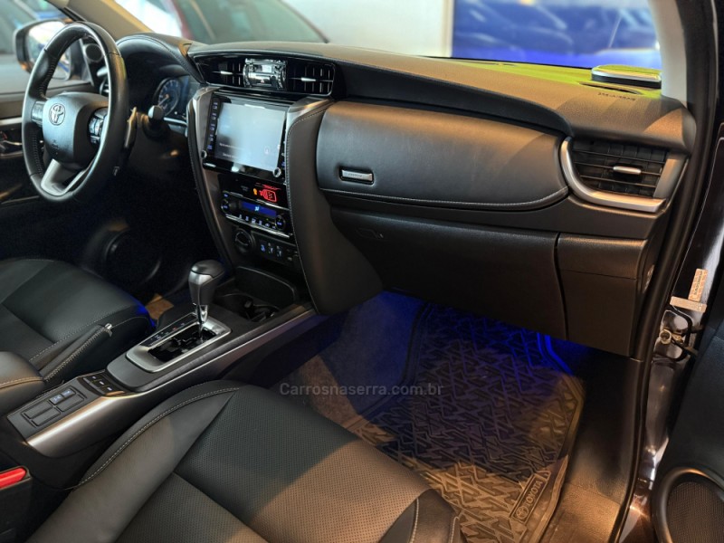 HILUX SW4 2.8 SRX 4X4 7 LUGARES 16V TURBO INTERCOOLER DIESEL 4P AUTOMÁTICO - 2021 - SãO LEOPOLDO