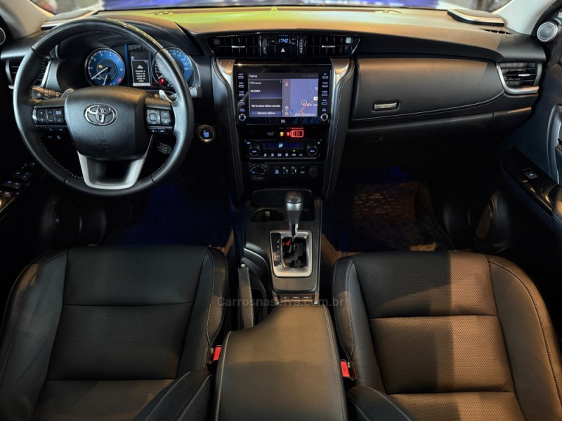 HILUX SW4 2.8 SRX 4X4 7 LUGARES 16V TURBO INTERCOOLER DIESEL 4P AUTOMÁTICO - 2021 - SãO LEOPOLDO