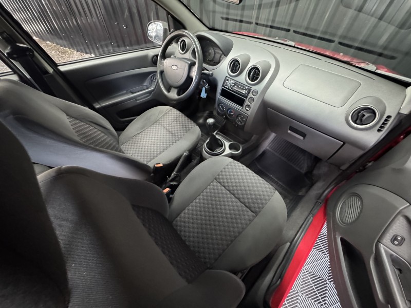 FIESTA 1.0 MPI PERSONNALITÉ 8V FLEX 4P MANUAL - 2006 - CAXIAS DO SUL