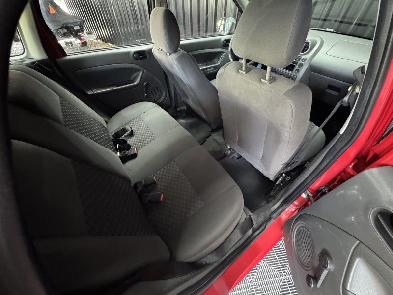 FIESTA 1.0 MPI PERSONNALITÉ 8V FLEX 4P MANUAL - 2006 - CAXIAS DO SUL