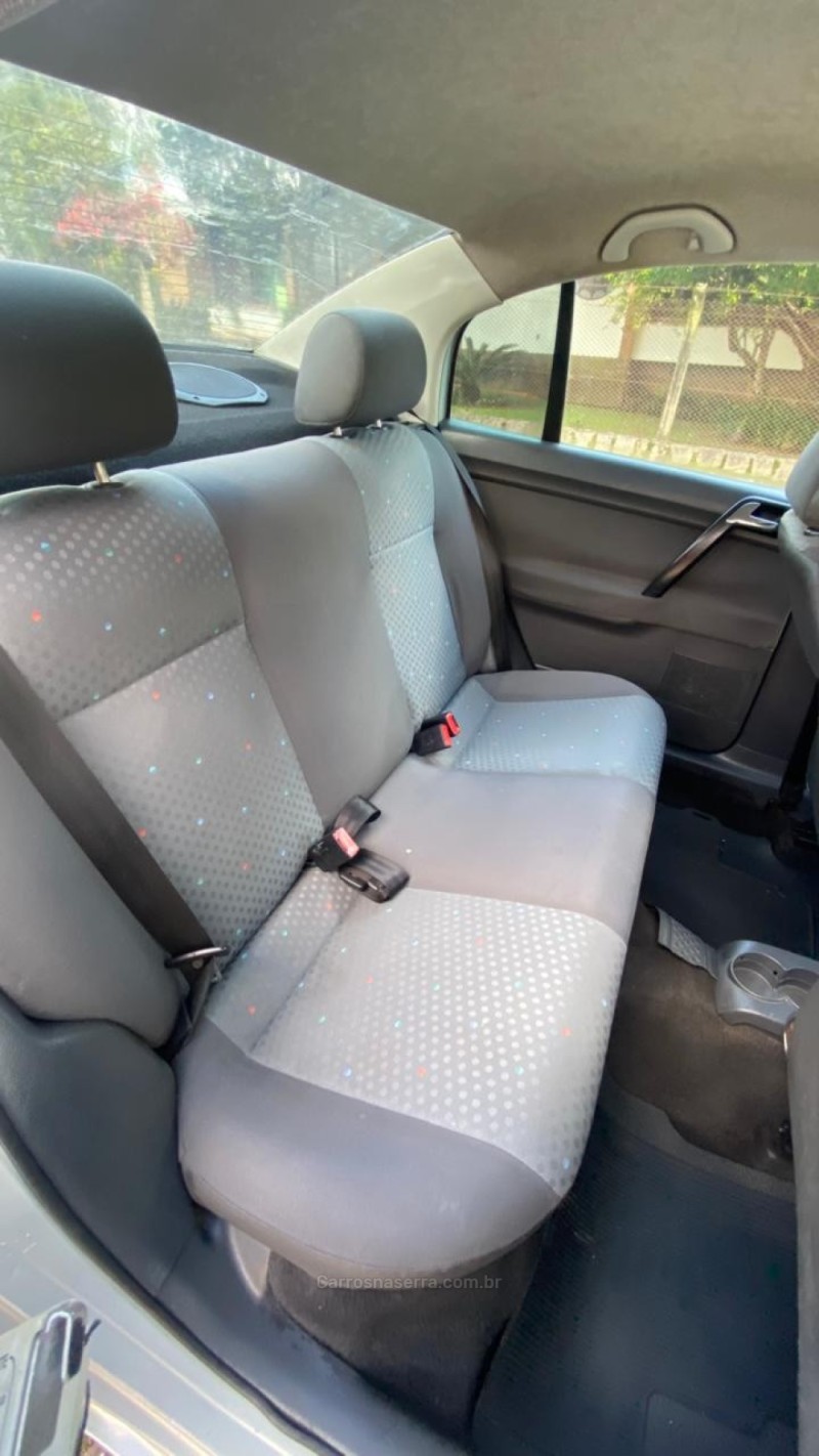 POLO 1.6 MI 8V GASOLINA 4P MANUAL - 2006 - IVOTI
