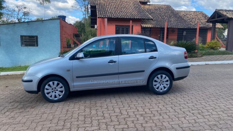 POLO 1.6 MI 8V GASOLINA 4P MANUAL - 2006 - IVOTI