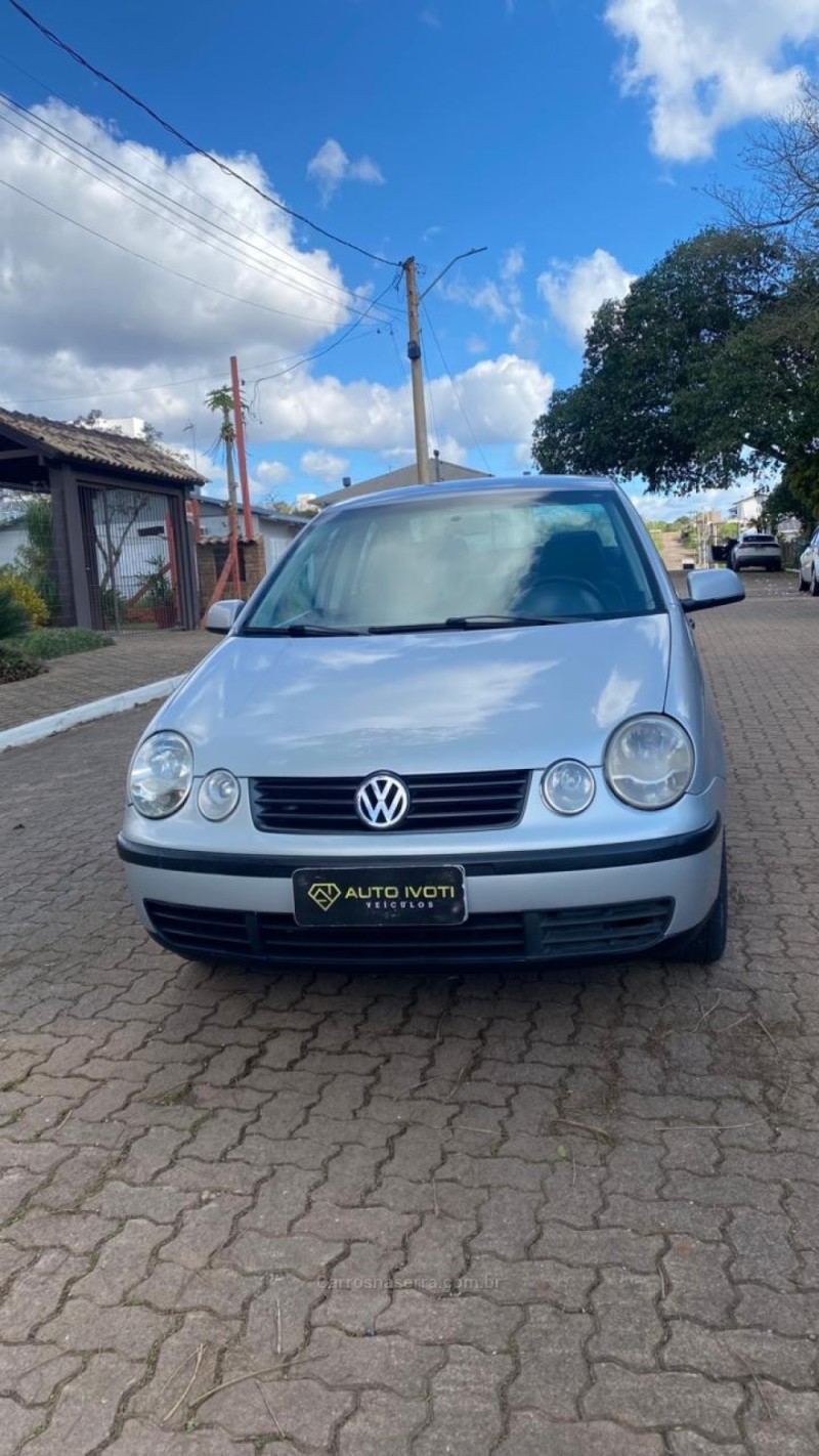 POLO 1.6 MI 8V GASOLINA 4P MANUAL - 2006 - IVOTI