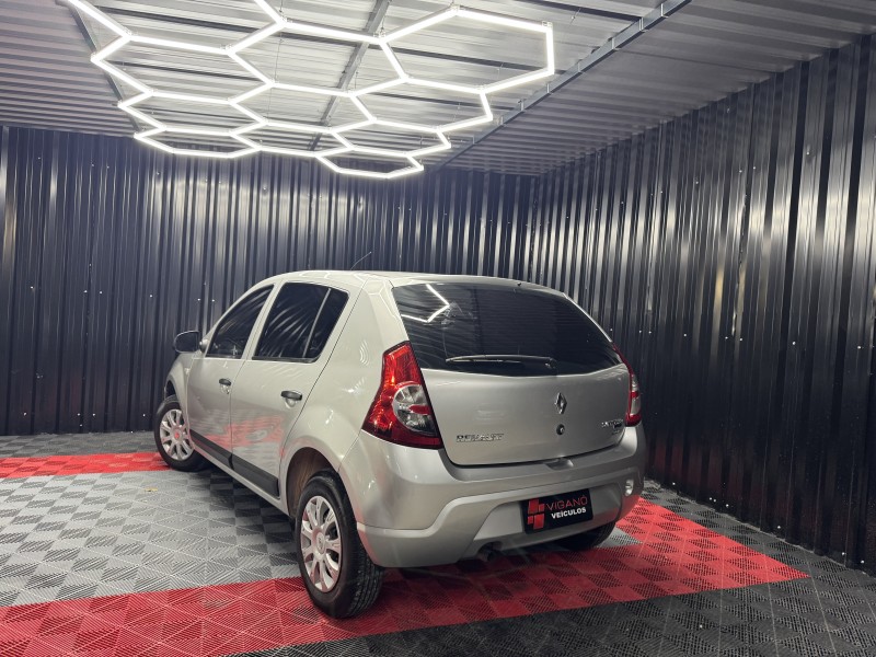 SANDERO 1.0 AUTHENTIQUE 8V FLEX 4P MANUAL - 2011 - CAXIAS DO SUL