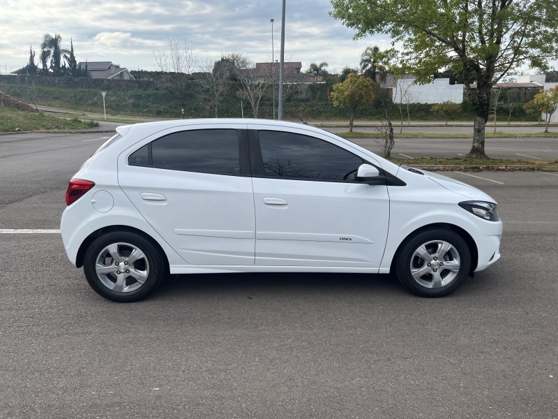 ONIX 1.4 MPFI LT 8V FLEX 4P AUTOMÁTICO - 2019 - BENTO GONçALVES