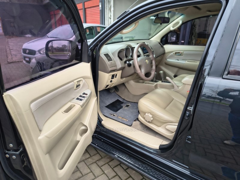 HILUX SW4 3.0 SRV 4X4 7 LUGARES 16V TURBO INTERCOOLER DIESEL 4P AUTOMÁTICO - 2006 - NOVO HAMBURGO