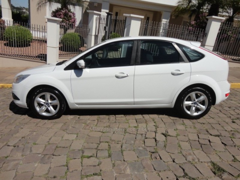 FOCUS 1.6 GLX 16V FLEX 4P MANUAL - 2013 - BENTO GONçALVES