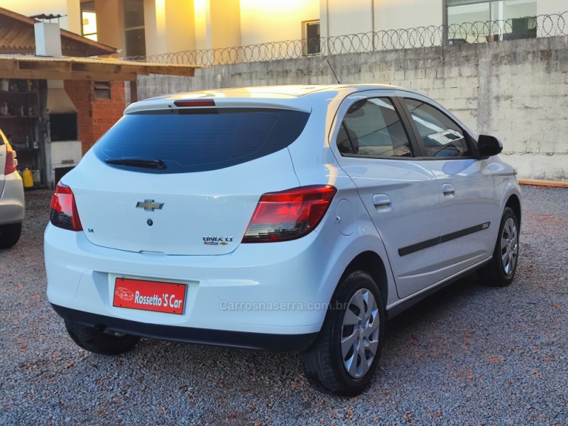 ONIX 1.4 MPFI LT 8V FLEX 4P MANUAL - 2013 - FARROUPILHA