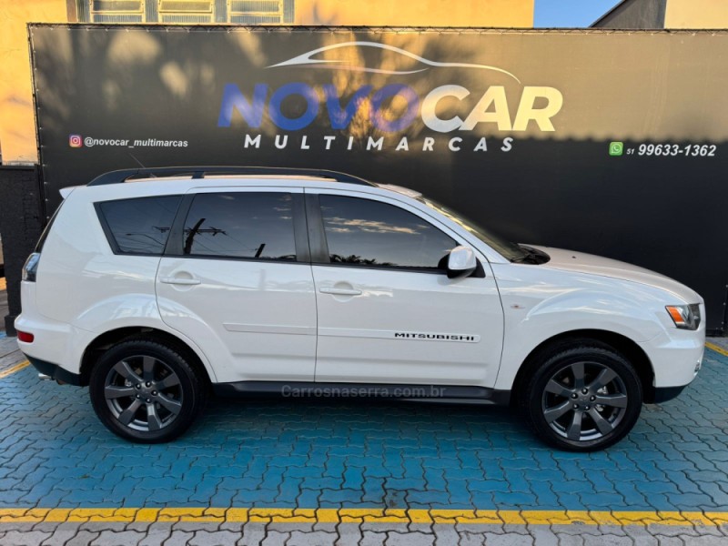 OUTLANDER 3.0 GT 4X4 V6 24V GASOLINA 4P AUTOMÁTICO - 2011 - ESTâNCIA VELHA