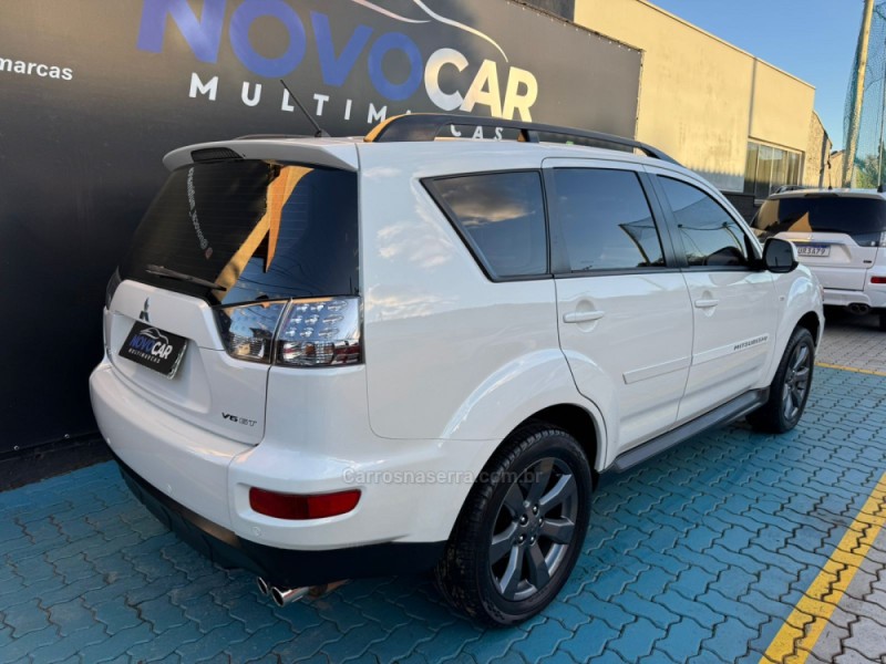 OUTLANDER 3.0 GT 4X4 V6 24V GASOLINA 4P AUTOMÁTICO - 2011 - ESTâNCIA VELHA